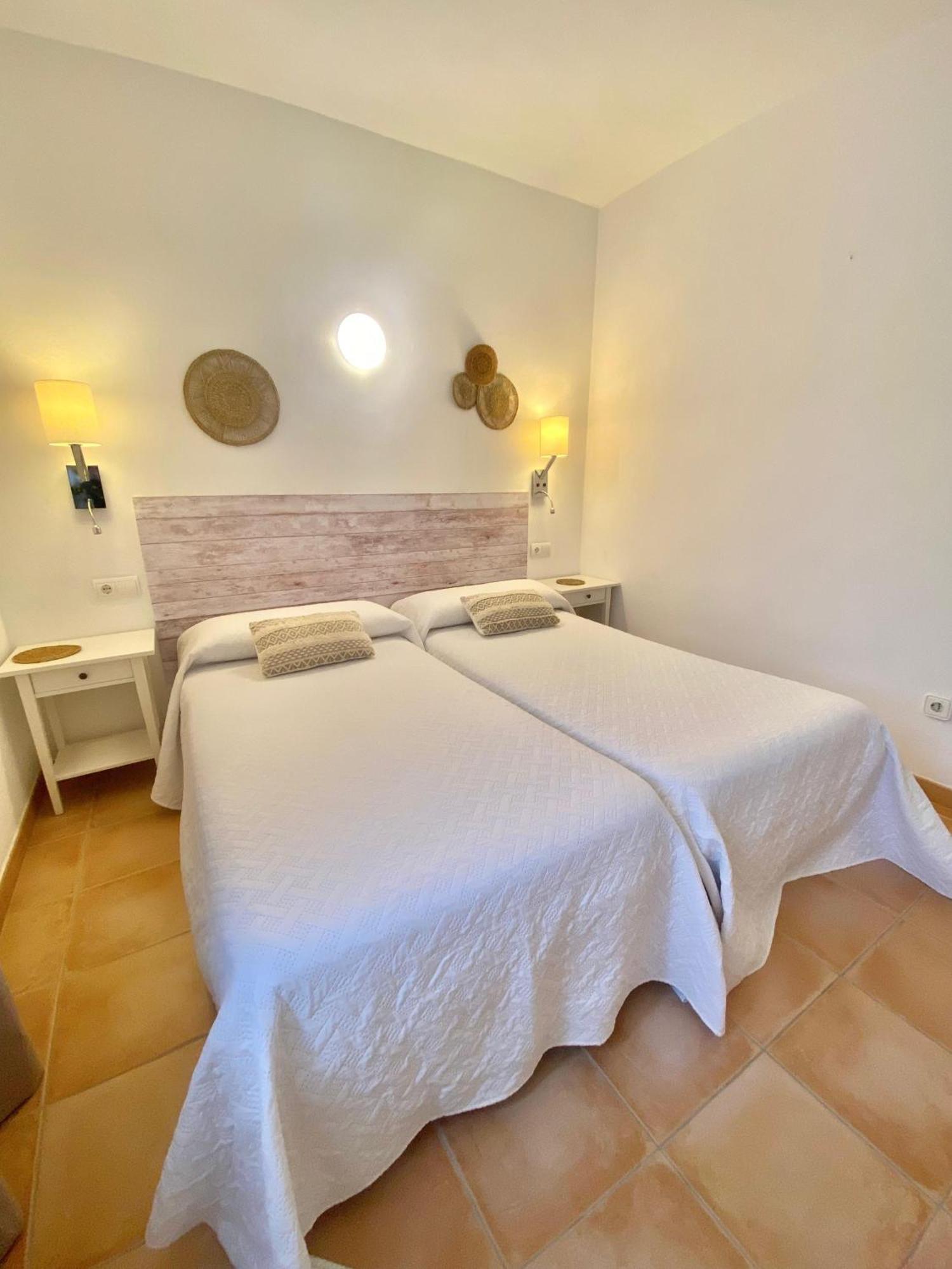 Apartamentos Ferrer Playa DPlaya Des Figueral Esterno foto