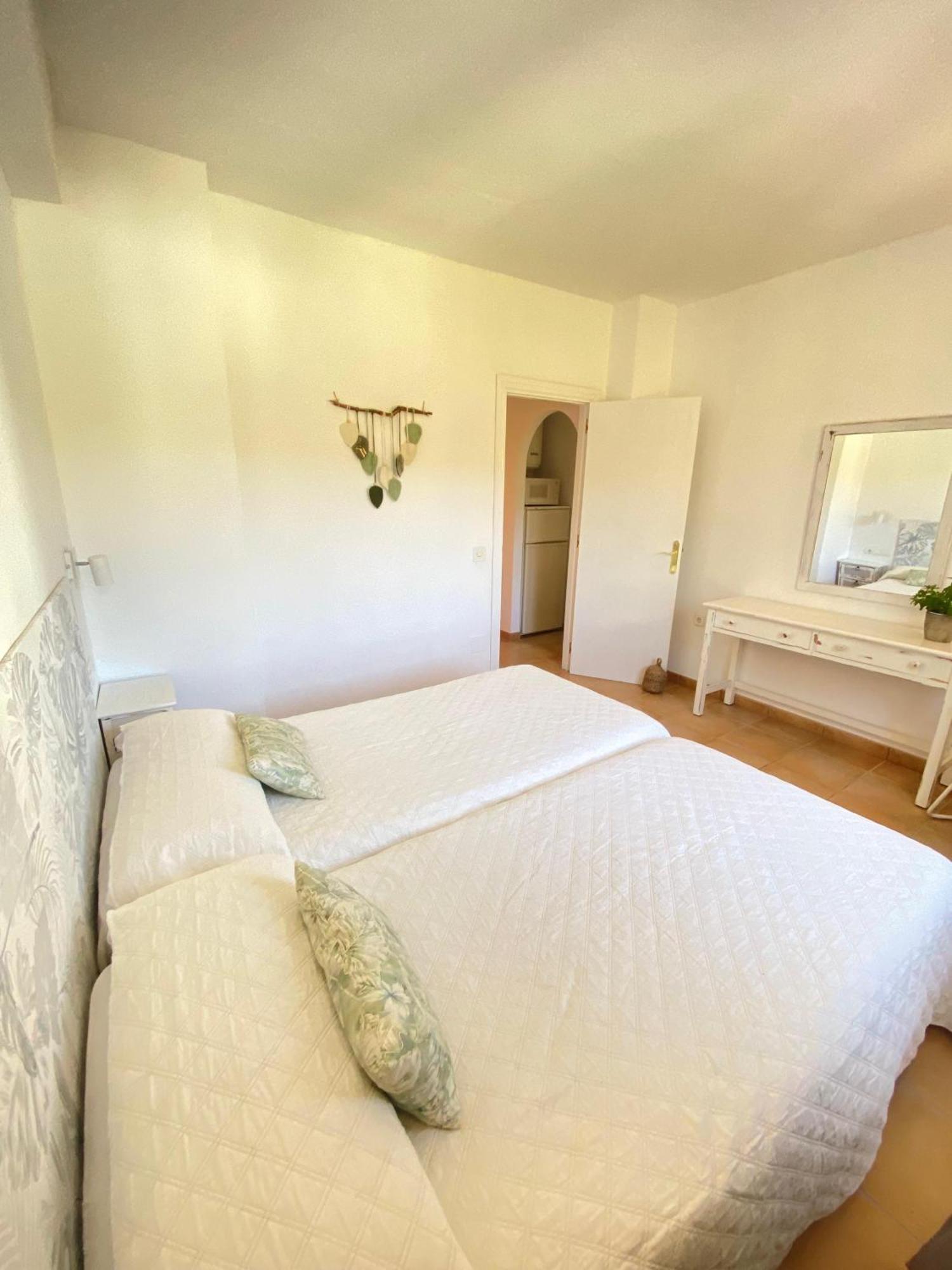 Apartamentos Ferrer Playa DPlaya Des Figueral Esterno foto